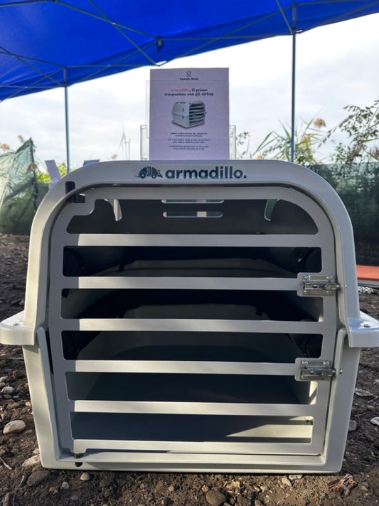 🚗 Kennel Armadillo: il trasportino con airbag