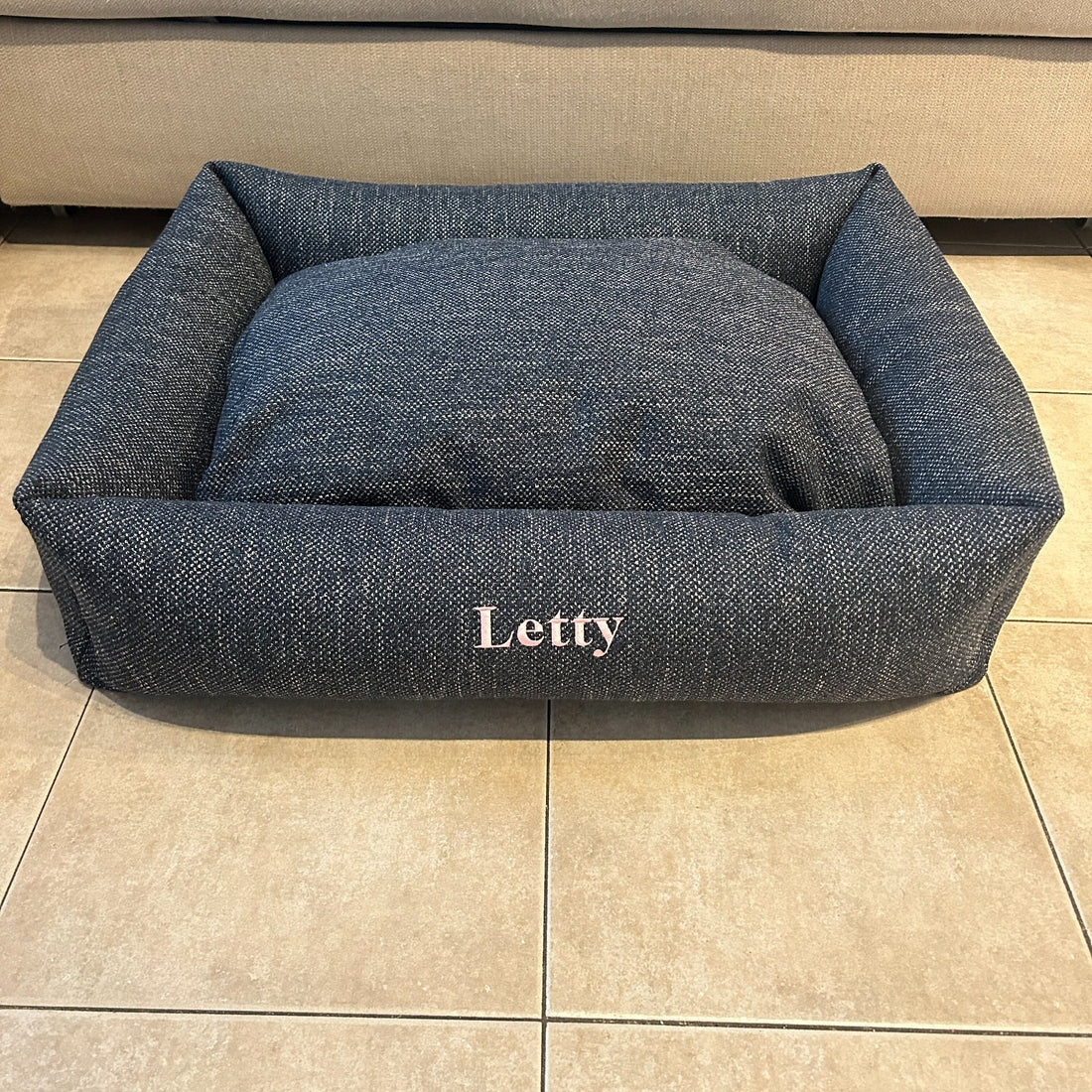 Nuova Letty Artigianale: cuccia in memory foam in truciolato per cani