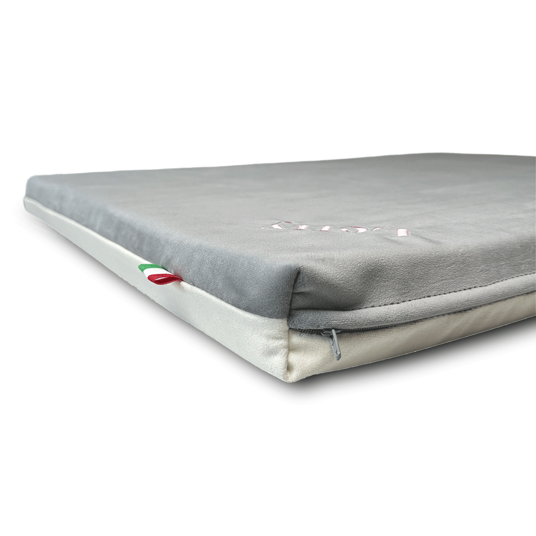 Dettaglio della zip del nuovo cuscino in velluto